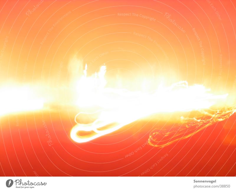 Lichtimpressionen_04 Nachtaufnahme Langzeitbelichtung züngeln brennen Brand Wärme St. Martin Funken Flamme