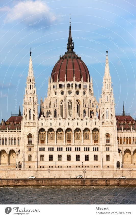 Ungarisches Parlamentsgebäude in Budapest architektonisch Architektur Anziehungskraft Gebäude Großstadt Donau Europa Außenseite Fassade Erbe historisch