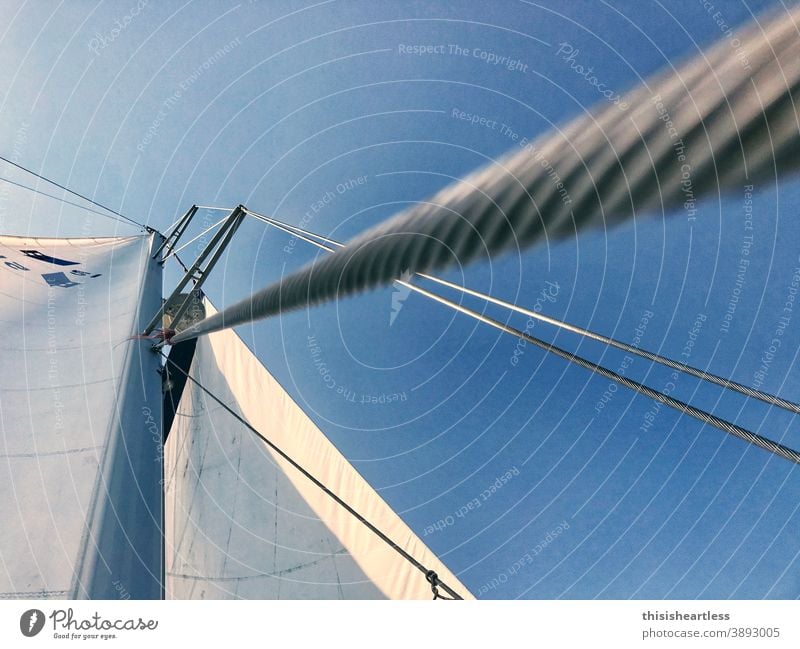 Segelmast vor blauem Himmel, Griechenland Segeln Segelboot Segelschiff Segeltörn Segelurlaub Segeljacht Jacht Schifffahrt Reling Bootsfahrt Wasser salzwasser