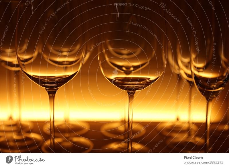 Gläser für den festlichen Anlaß Glas Licht Detailaufnahme trinken Alkohol Gastronomie glass Getränk Feste & Feiern Bar Wein Party Nachtleben