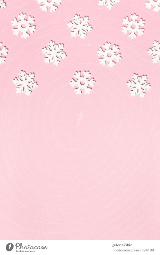 Winterhintergrund mit Schneeflocken festlich Weihnachten dekorativ weiß Rahmen Feier leer Grafik u. Illustration saisonbedingt Raum Kopie Feiertage hölzern