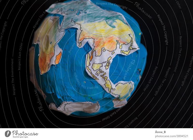 Globus aus Papier II Erde Kontinente Afrika Nordamerika Südamerika Asien Europa Meer Ozean Kugel Pappmaché Bastelmaterial Basteln Kinderzimmer Kunstunterricht