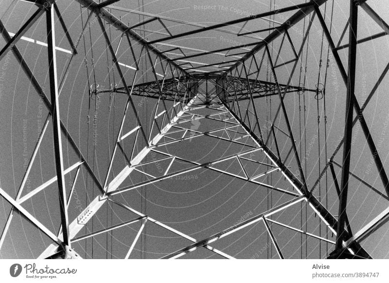 Sternsäulen und Himmel Ständer Elektrizität Kraft Industrie elektrisch Energie Maschinenbau hoch Linie Spannung Technik & Technologie Turm Konstruktion Struktur
