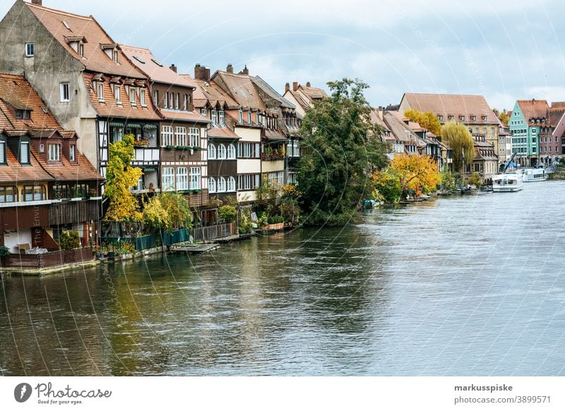 Bamberg Klein-Venedig Fischersiedlung Weltkulturerbe UNESCO-Weltkulturerbe Fluss Flussufer Wohnhaeuser Fischerei Regnitz Oberfranken