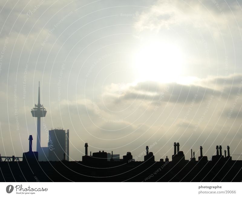 Kölner Skyline I Nachmittag Colonius - Fernsehturm dunkel Stadt Architektur Kontrast hell