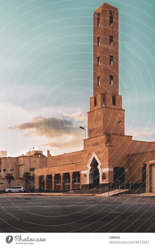 Eine Moschee in KSA ksa Leben Straße Straßenfotografie Pgotographie farbenfroh Muster natürlich frisch gemischt Himmel Farbfoto Wolken