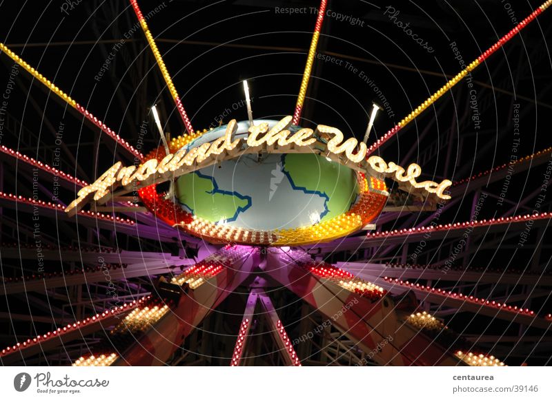 around the world :-) Freude ausgehen Feste & Feiern Jahrmarkt Gesellschaft (Soziologie) Riesenrad Zuckerwatte obskur ... mehrfarbig Abend Licht