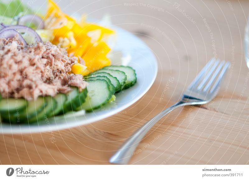 Fresh Lebensmittel Fisch Gemüse Salat Salatbeilage Öl Ernährung Essen Mittagessen Abendessen Büffet Brunch Festessen Geschäftsessen Picknick Bioprodukte