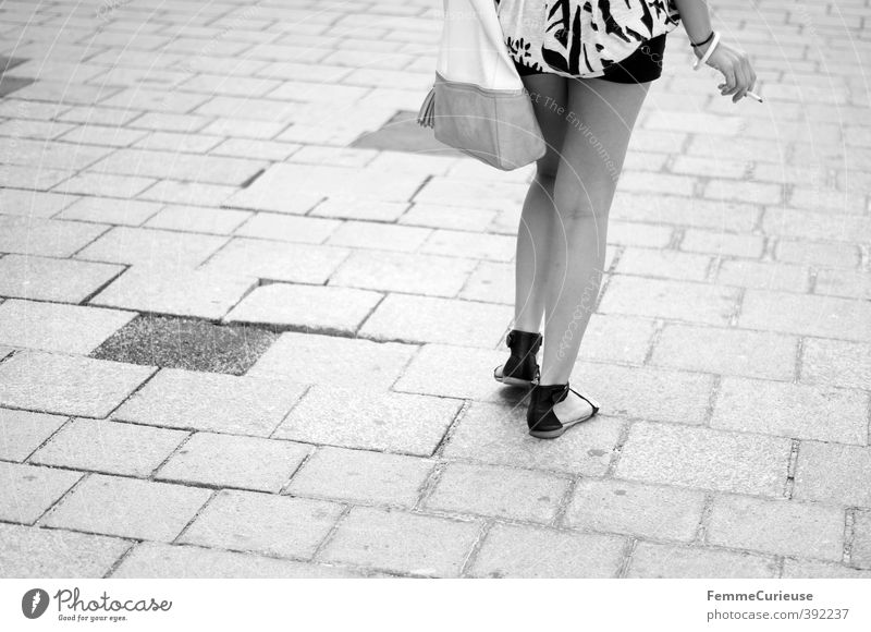 Walking down the street... Lifestyle kaufen elegant Stil Freude schön Körperpflege Ferien & Urlaub & Reisen feminin Junge Frau Jugendliche Erwachsene Haut Fuß 1