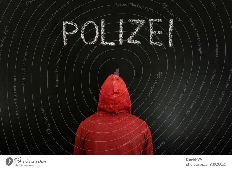 Polizei - anonymer Mann vor Aufschrift Verbot Kriminalität Gesetz Verbrechen Anonym wort Anzeige Gewalt Schutz Sicherheit Krimineller