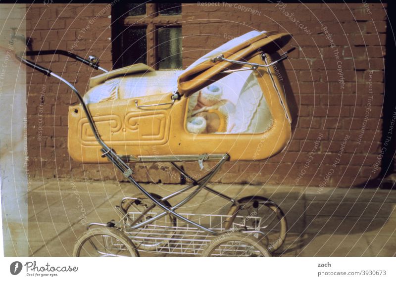 back to the roots | Cabrio Kinderwagen Baby Kindheit Nostalgie Kleinkind neugeboren retro