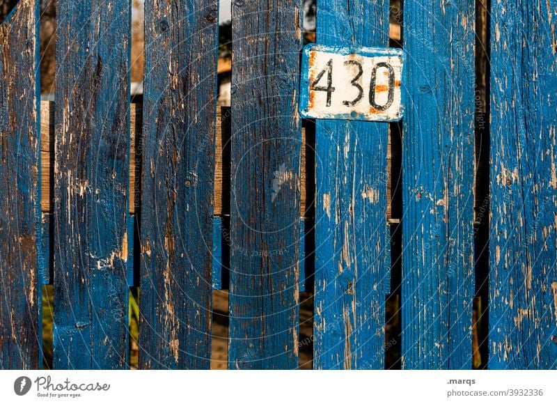 Parzelle Nr. 430 Zaun Holzzaun blau verwittert Vergänglichkeit alt Gartenzaun