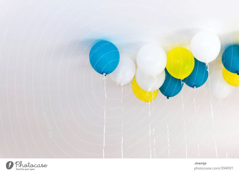 Partey Lifestyle Design Party Veranstaltung Feste & Feiern Hochzeit Geburtstag Luftballon Zeichen fliegen ästhetisch schön blau gelb weiß Freude Fröhlichkeit