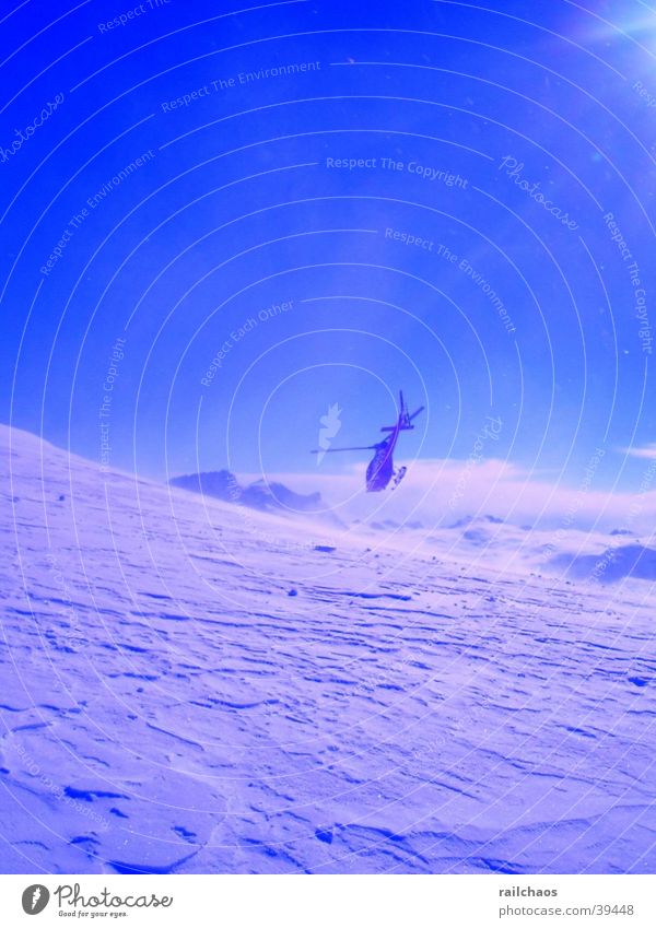 Heliskiing_1 Gletscher Schnee Berge u. Gebirge Hubschrauber Sonnenstrahlen Sonnenlicht Blauer Himmel Schneedecke Schönes Wetter Menschenleer Wintersonne