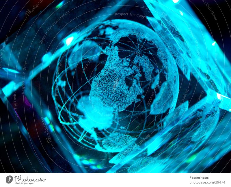 Lichtwelt Globus Stimmung Zukunft Wissenschaften Laser durchsichtig Internet Erde modern globalisation Kristallstrukturen cristal Weltall Technik & Technologie