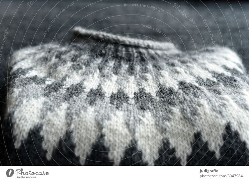 Lopapeysa, Islandpullover Kleidung Pullover Strickpullover Bekleidung Wolle weich Winter gestrickt Wärme Mode grau Winterkleidung Innenaufnahme gemütlich warm