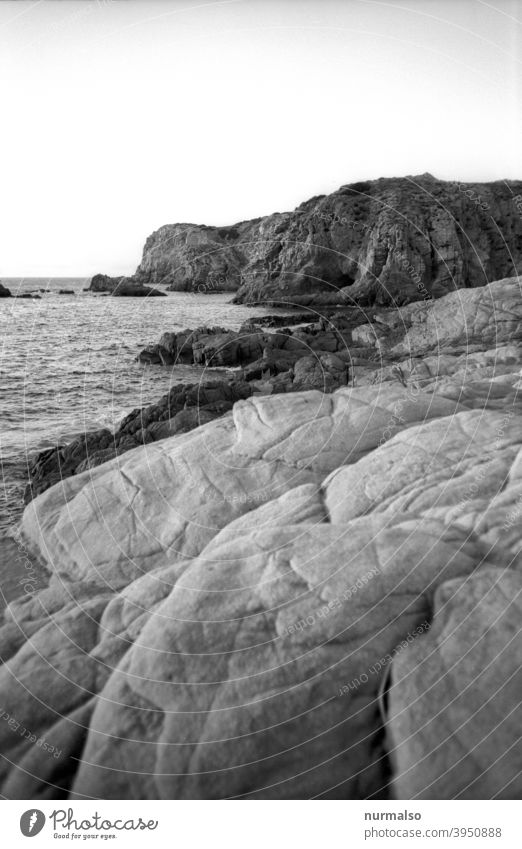 grey coast Meer Steine Felsen Strand Urlaub fine art urlaubsommer sardinen Italien Natur zerklüftet wandern Insel Mittelmeer