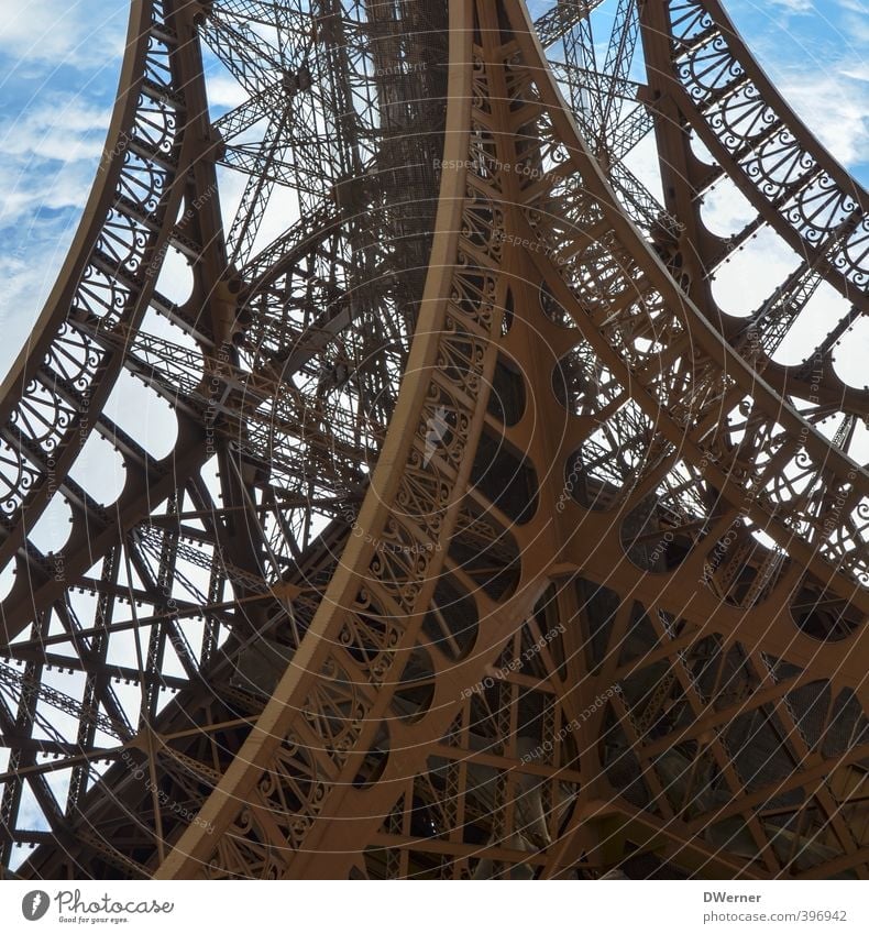 La Tour Eiffel Ferien & Urlaub & Reisen Tourismus Ausflug Freiheit Sightseeing Städtereise Kunstwerk Architektur Himmel Schönes Wetter Turm Bauwerk Gebäude
