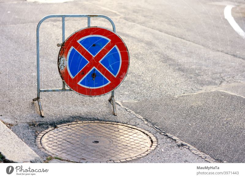 Verkehrsschild Asphalt Straße Großstadt Sofia Kanalisation Deckung Verbot
