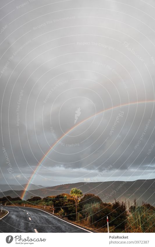 #AS# Wo ist das Einhorn? Regenbogen regenbogenfarben Straße Farbe Licht Spektralfarbe Menschenleer Lichtbrechung mehrfarbig Prisma Wassertropfen