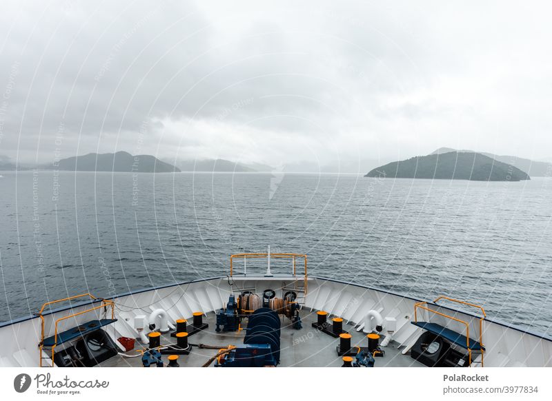 #AS# Land in Sicht III Schifffahrt rot kamera Außenaufnahme blau Meer Himmel Küste Inseln Reling Weitwinkel Hoffnung Zukunft Nordinsel Fähre Überfahrt reisen