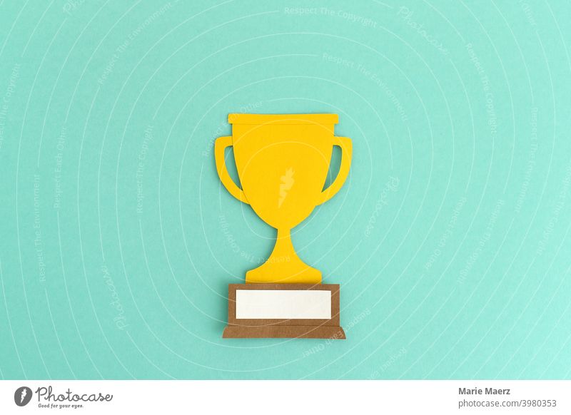 Gewinner | Sieger-Pokal Illustration aus Papier gewinnen Wettkampf Auszeichnung Erfolg Glück Sport Meister Konkurrenz Meisterschaft Preisverleihung Leistung