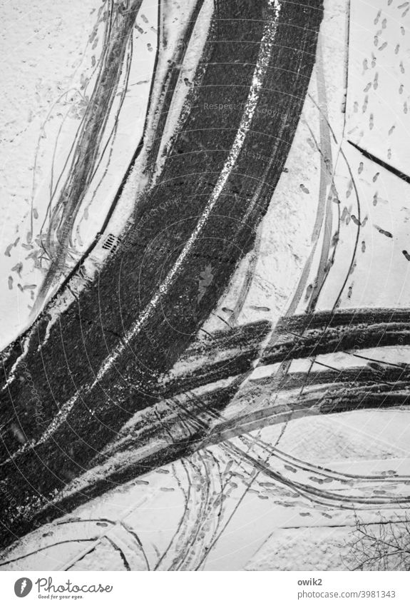 Mobile Gesellschaft Vogelperspektive Straße Schnee Winter Kurve Bürgersteig Detailaufnahme abstrakt Muster Strukturen & Formen Menschenleer Textfreiraum links