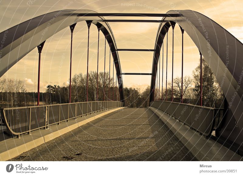 brückendynamik Brücke Abwasserkanal Straße Sepia Perspektive Architektur