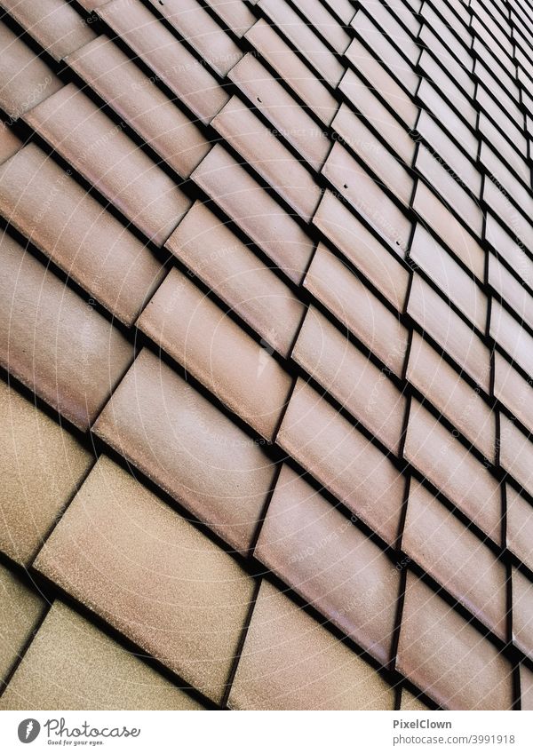 Hausfassade mit Schindelplatten Fassade Architektur Gebäude Stadt Mauer Wand Schinden, Platten, braun, abstrakt