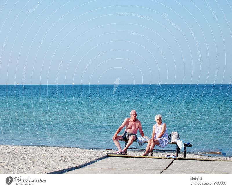 Ruhepause Strand Ehepaar Mensch Dänemark Ostsee Insel Enö Sonne