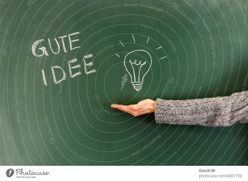 Gute Idee - Einen Einfall haben Glühbirne lösung Antwort Kreativität innovativ Bildung Erfolg Schule lernen tafel kreide