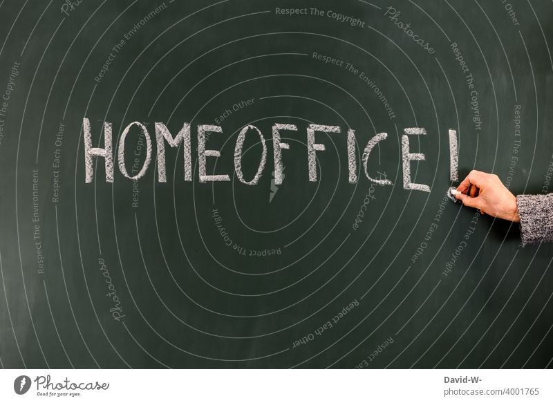 Homeoffice / Wort auf einer Tafel coronavirus pandemie schreiben Kreide konzept Anordnung Auswirkungen Arbeit & Erwerbstätigkeit zu Hause Arbeitsplatz arbeiten