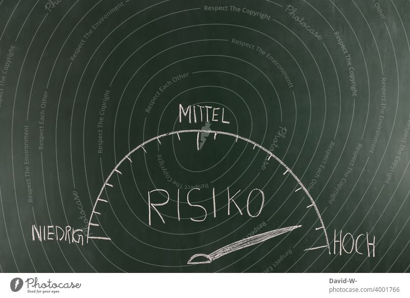 hohes Risiko - Skala hoch Gefahr Corona risikoreich Vorsicht Achtung Zeichnung Warnhinweis Warnung Konzept Pfeil Messung Tafel Kreide