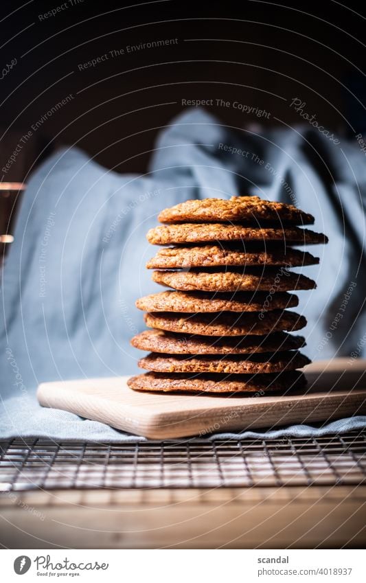 Cookie Tower - Keks Turm kekse backen baked süß Süßwaren Süßigkeiten Süße Lebensmittel sweet sweets baking Backpapier Dessert lecker Backwaren Ernährung