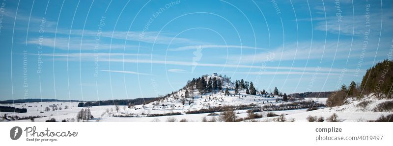 Panorama - Schwäbische Alb, Salmendinger Kapelle im Winter Kinder spass Alpen Skifahren weißer Hintergrund Sonne Schnee Pulverschnee Wald Sonnenlicht