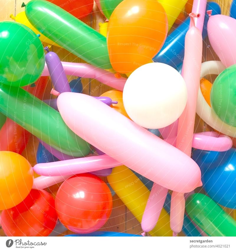 WOHO! Jubiläumsfoto! (1000!) Geburtstag Ballone bunt Gummi Party Feste & Feiern Freude Dekoration & Verzierung Fröhlichkeit Farbfoto Menschenleer Veranstaltung