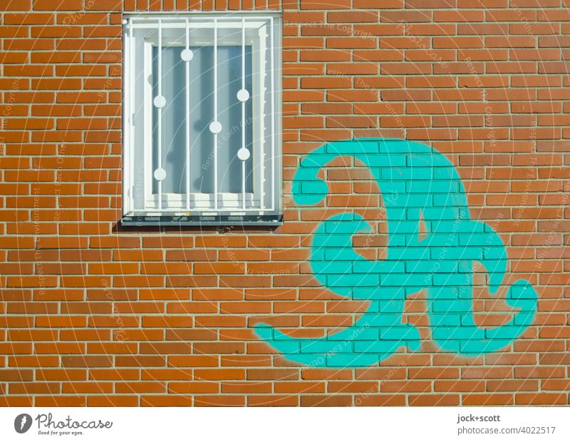 A mit Schnörkel an der Retro Wand Buchstabe Typographie Stil Spray stencil Straßenkunst Subkultur Schablonenschrift Berlin-Wedding Klinkerfassade