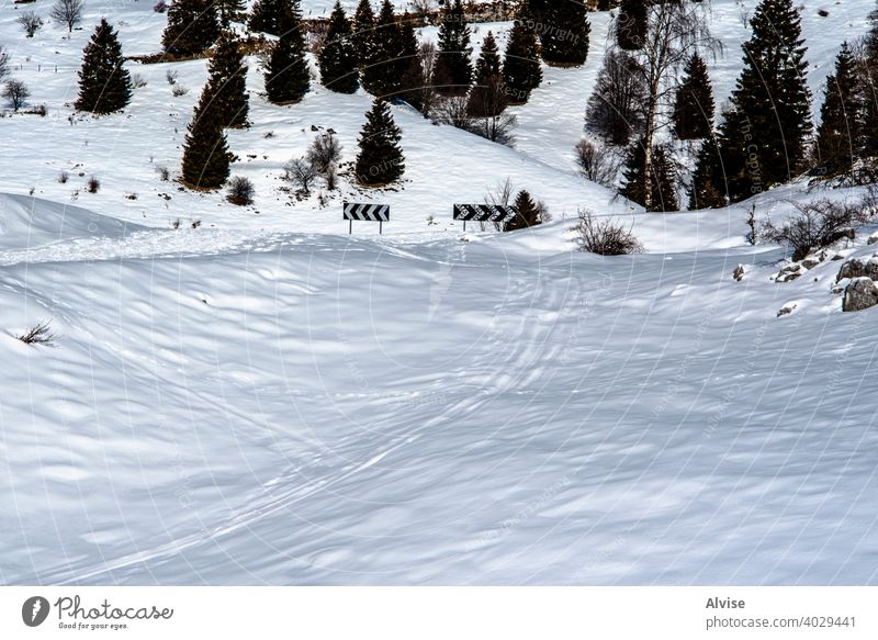 Schilder im Schnee Natur Landschaft Berge u. Gebirge Alpen Italien reisen Tourismus Winter Himmel Ansicht Gipfel Urlaub alpin weiß im Freien Sport Europa Ski