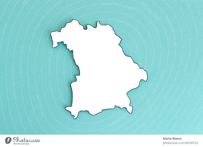 Bundesland Bayern als Papier-Silhouette neutral Umriss Design minimalistisch Hintergrundbild Strukturen & Formen Hintergrund neutral Papierschnitt weiß Land