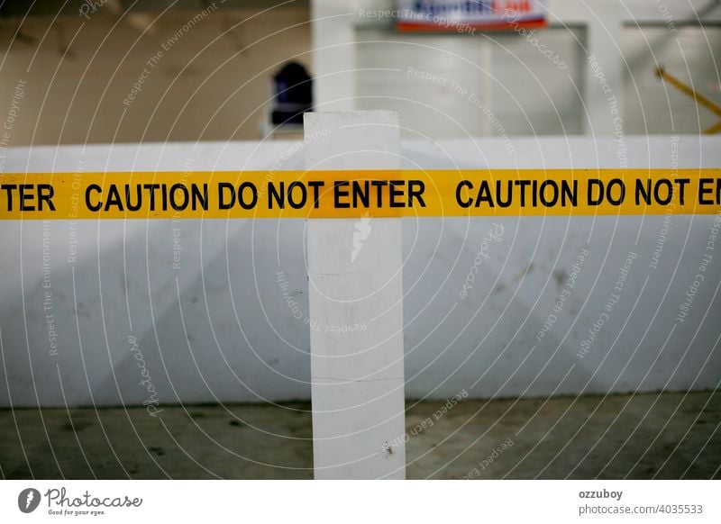 die Warnung nicht eingeben gelb Vorsicht schwarz Linie Zeichen Aufmerksamkeit Gefahr Verbrechen Klebeband Ermahnung Krimineller Barrikade Barriere Konstruktion