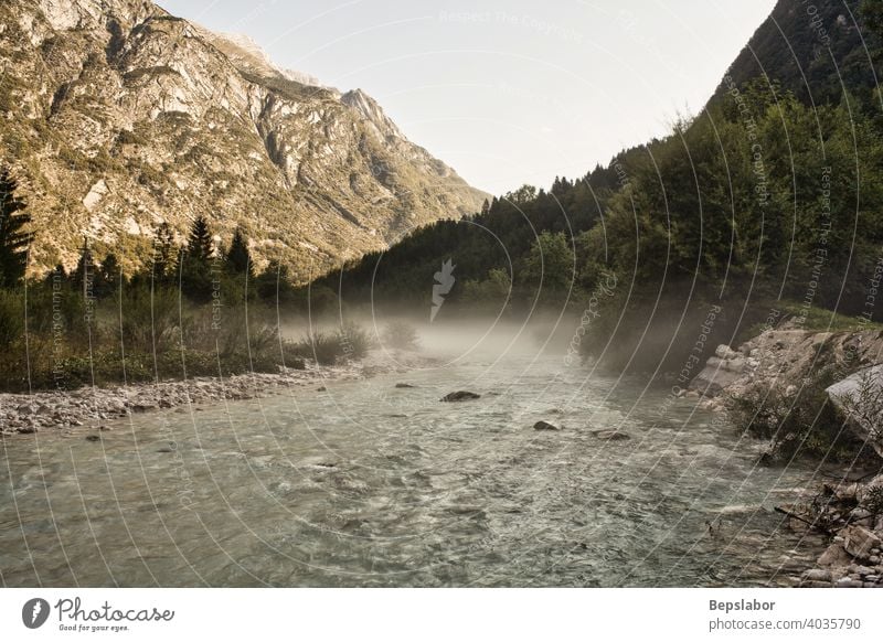 Der Nebel auf dem Fluss Soca, Slowenische Julische Alpen julianische alpen Bach Sauberkeit übersichtlich Cloud wolkig kalt dunkel dramatisch Europa fließen Wald