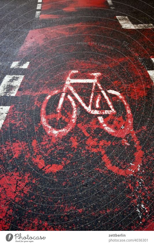 Fahrradweg abbiegen asphalt ecke fahrbahnmarkierung fahrrad fahrradweg hinweis kante kurve linie links navi navigation orientierung pfeil radfahrer rechts