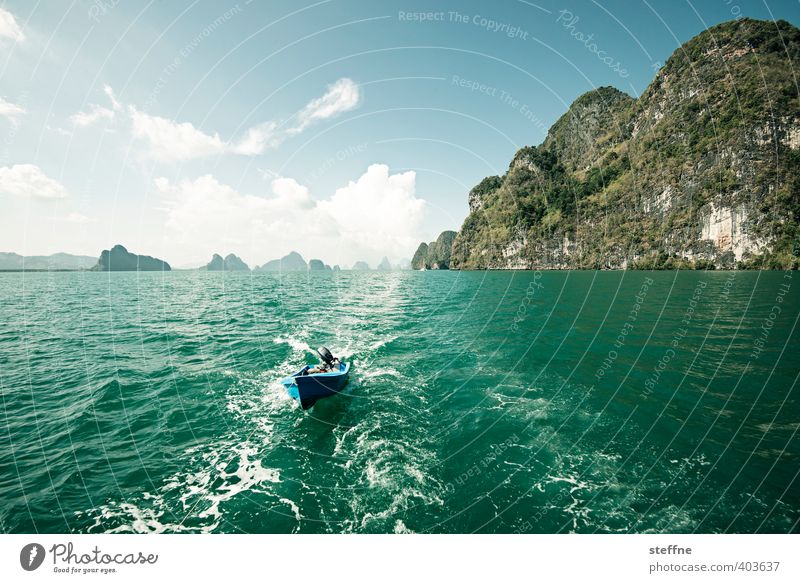 Verfolgungsjagd Wasser Himmel Schönes Wetter Berge u. Gebirge Wellen Meer Insel Thailand Phuket Tourismus Ferien & Urlaub & Reisen Ausflug Wasserfahrzeug
