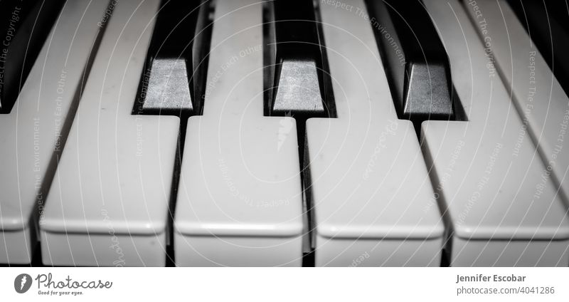 Klavier Schwarzweißfoto Musik monochromatisch Keyboard