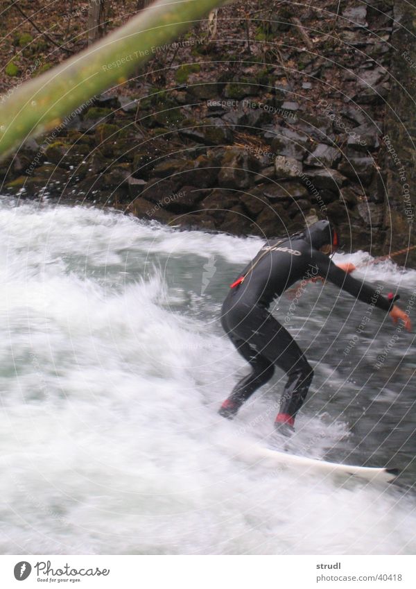 Riversurfing Surfen Loisach Bayern Wellen Sport river Fluss Wasser board