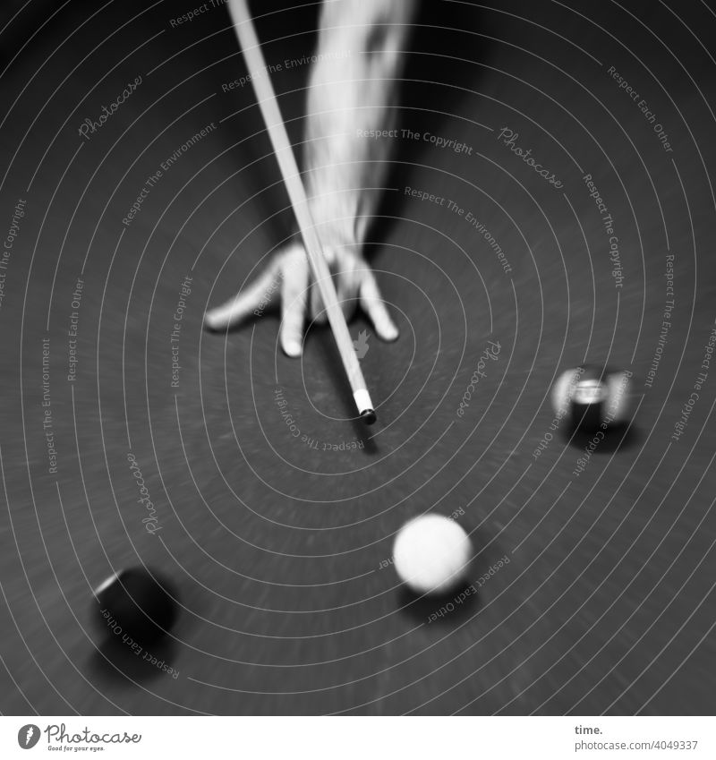 Bump 'n' Roll Billiard Billiardtisch kugeln hand Queue zielen spielen freizeit Unterhaltung konzentration sport anspannung planen Kimme handrücken bewegung