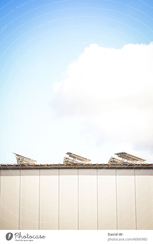 Solarzellen und Sonnenenergie Photovoltaik Solarenergie innovativ Solarmodul Sonnenschein Umwelt Energiewirtschaft Erneuerbare Energie Umweltschutz Sonnenlicht