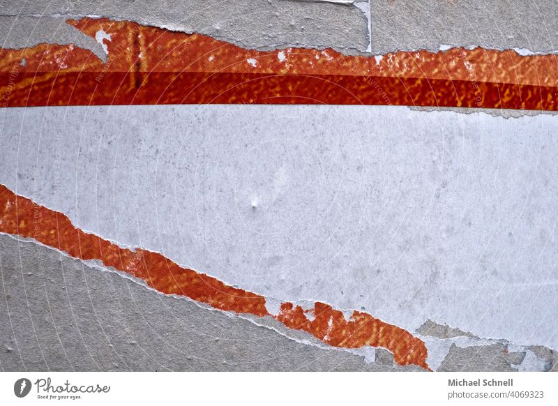 Abgerissenes Plakat abgerissen abstrakt Abstraktion Strukturen & Formen Muster Farbfoto Hintergrund orange Streifen