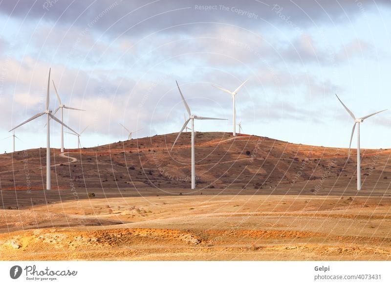 Landschaft mit Windpark Windmühle Windturbine Energie Umwelt regenerativ sonnig alternativ blau Klima Erhaltung Entwicklung Ökologie Effizienz elektrisch
