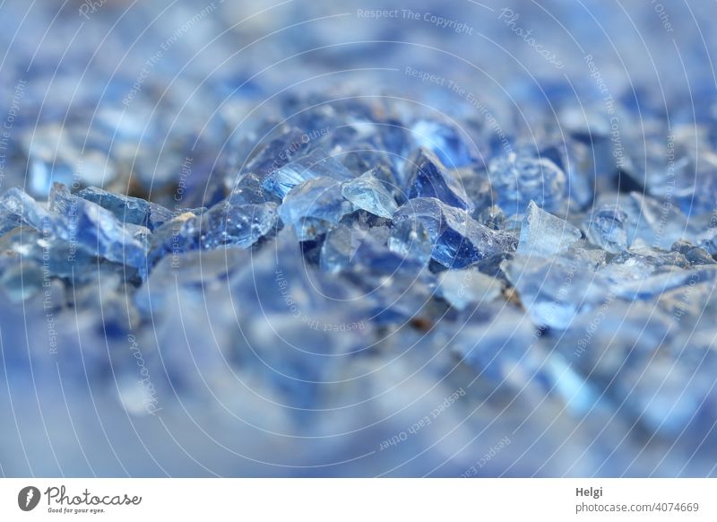 Illusion | Edelsteine? Glaskies Glassplitt Barfußpfad Gesundheit laufen barfuß blau klein gehen fühlen Gefühl Nahaufnahme Farbfoto